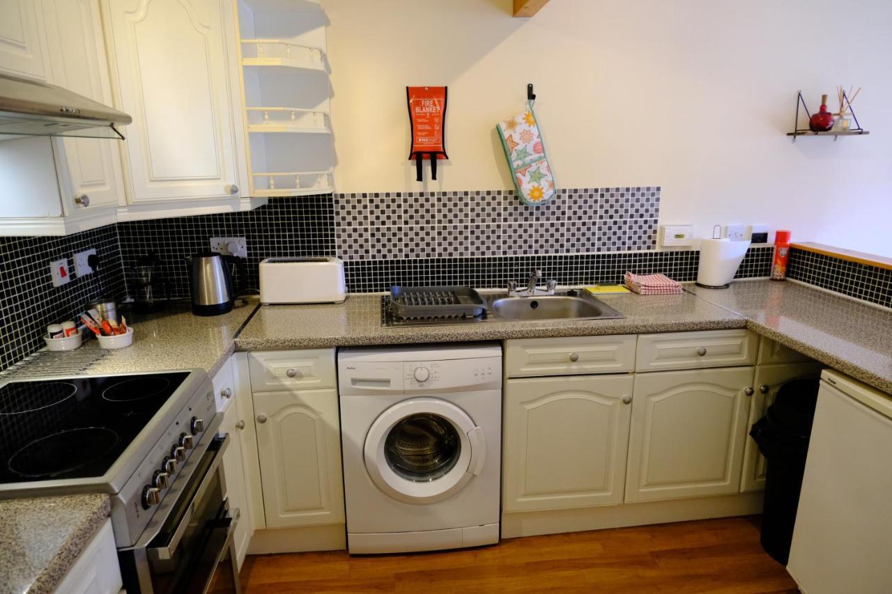 Lovely 1-Bedroom Apartment With Free Parking Inverness Exterior foto